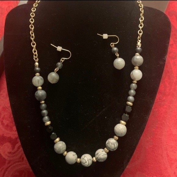Blk & Gry Beaded‎ Necklace & Earring Set - Picture 1 of 4